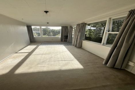 Photo of property in 495 Beach Road, Murrays Bay, Auckland, 0630