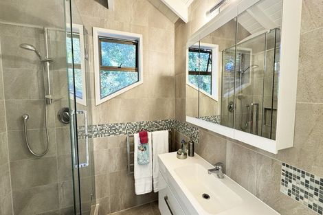 Photo of property in 11 Fitzpatrick Place, Chatswood, Auckland, 0626
