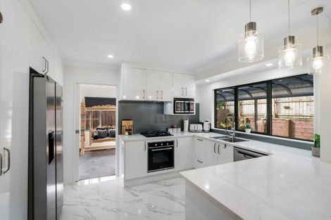 Photo of property in 82 Hillwell Drive, Henderson, Auckland, 0612