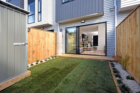 Photo of property in 11 Waru Lane, Te Atatu Peninsula, Auckland, 0610