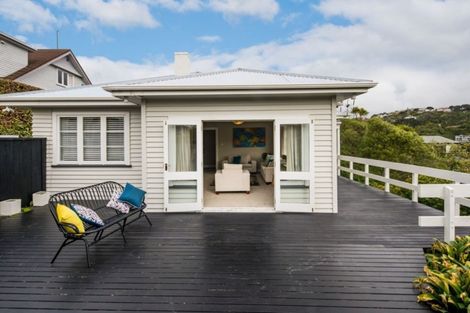 Photo of property in 52a Creswick Terrace, Northland, Wellington, 6012