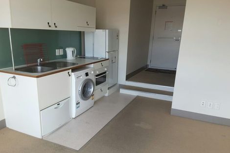 Photo of property in Urbane Apartments, 15/29 Webb Street, Mount Cook, Wellington, 6011