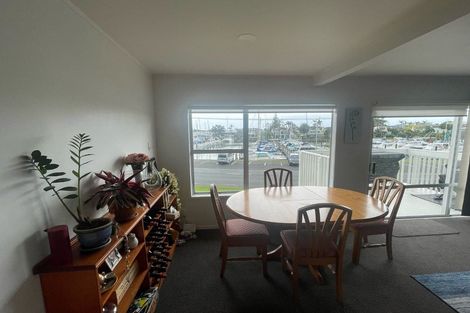Photo of property in 2/12 Inga Road, Milford, Auckland, 0620