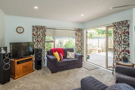 Photo of property in 4 Kaikomako Road, Waikanae, 5036