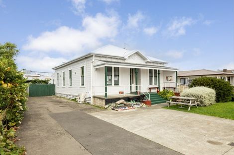Photo of property in 1117 Karamu Road North, Mayfair, Hastings, 4122