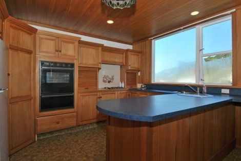 Photo of property in 79 Parkvale Road, Karori, Wellington, 6012