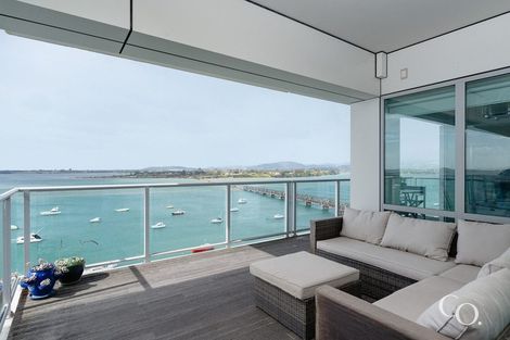 Photo of property in 72 Devonport Road, Tauranga, 3110
