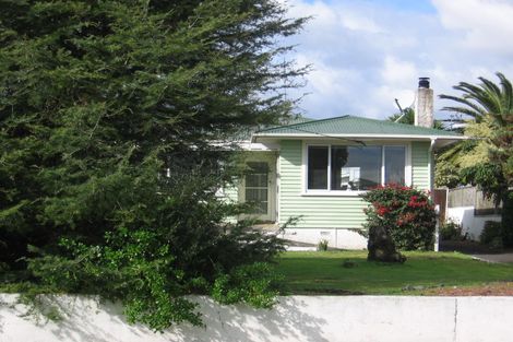 Photo of property in 10 Edgerton Road, Te Atatu Peninsula, Auckland, 0610
