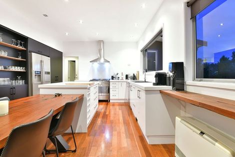Photo of property in 2 Andre Rise, Stanmore Bay, Whangaparaoa, 0932
