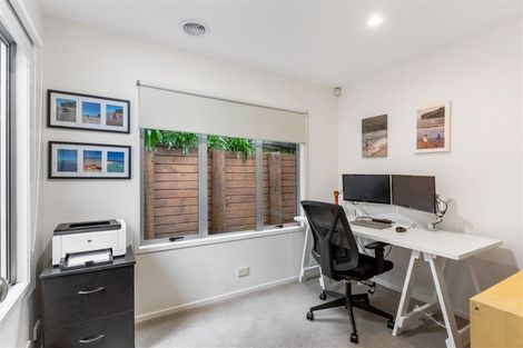Photo of property in 3 Mariners View Road, Beach Haven, Auckland, 0626