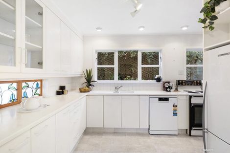 Photo of property in 17 Norwich Street, Wadestown, Wellington, 6012