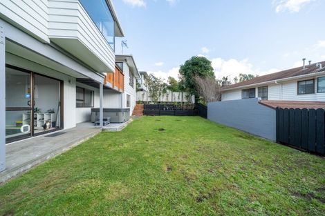 Photo of property in 60 Woodman Drive, Tawa, Wellington, 5028