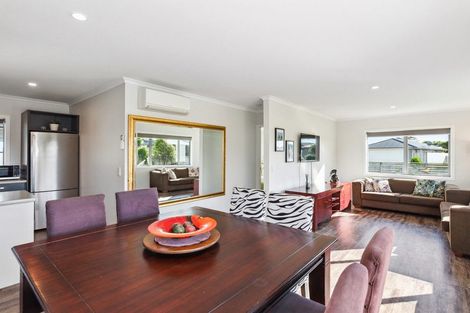 Photo of property in 10 Gallipoli Place, Paraparaumu, 5032
