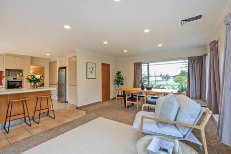 Photo of property in 28 Kensington Drive, Taradale, Napier, 4112