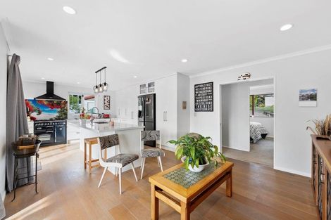 Photo of property in 41 Kent Terrace, Riverhead, 0820