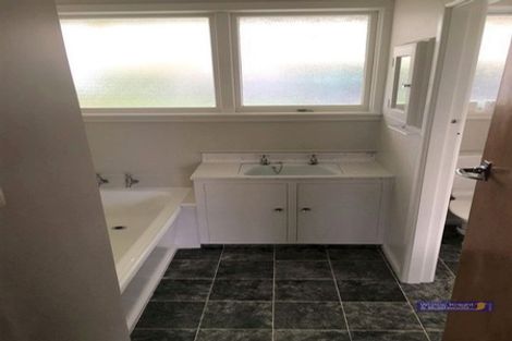 Photo of property in 65 Boston Avenue, Hornby, Christchurch, 8042