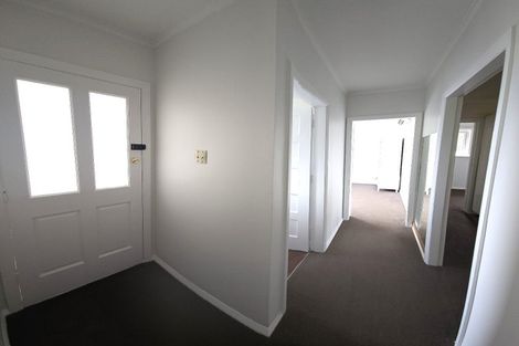 Photo of property in 43 Lyndfield Lane, Newlands, Wellington, 6037