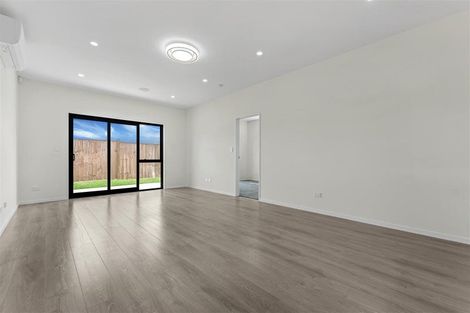 Photo of property in 14 Waimarie Drive, Karaka, 2578