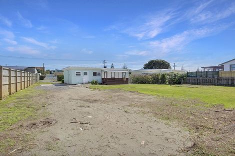 Photo of property in 68 Moana Street, Otaki Beach, Otaki, 5512