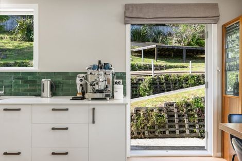 Photo of property in 16 Spicer Place, Tawa, Wellington, 5028