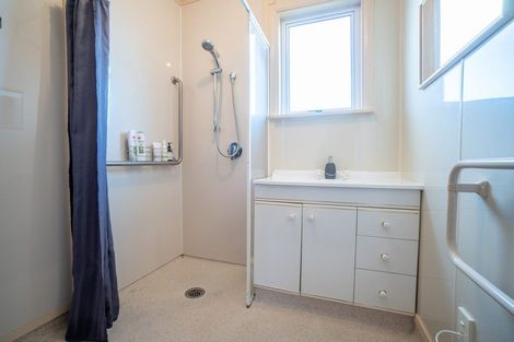 Photo of property in 25 Featherston Street, Takaro, Palmerston North, 4412