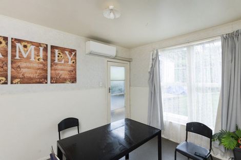 Photo of property in 11 Cambridge Terrace, Kaiti, Gisborne, 4010