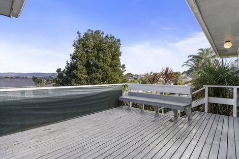 Photo of property in 28 Donovan Avenue, Massey, Auckland, 0614
