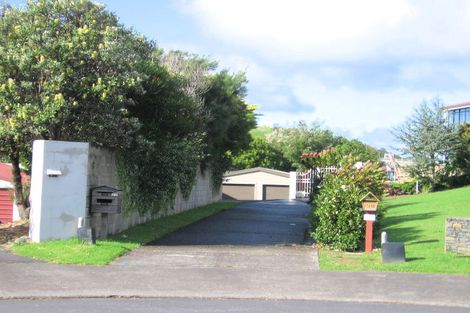 Photo of property in 22 Higham Ferrers Place, Red Beach, 0932