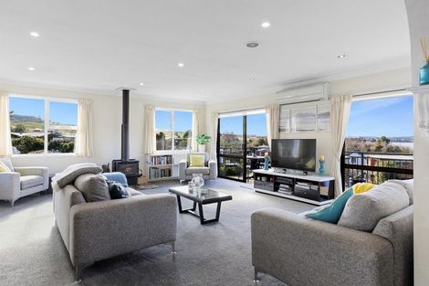 Photo of property in 11 Earle Place, Acacia Bay, Taupo, 3330