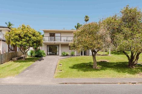 Photo of property in 7 John Dee Crescent, Red Beach, 0932