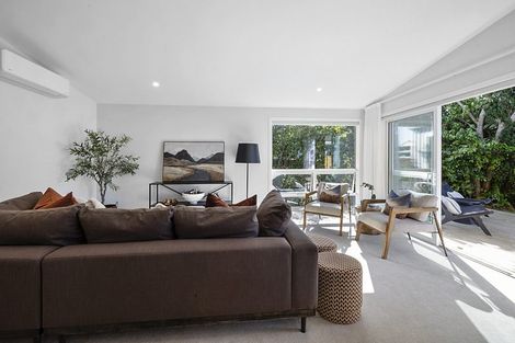 Photo of property in 52 Wairau Road, Oakura, 4314