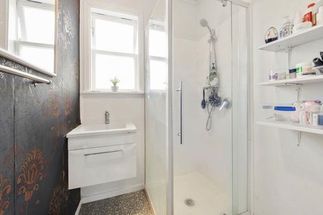 Photo of property in 108 Archibald Road, Kelston, Auckland, 0602