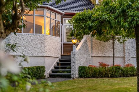 Photo of property in 6 Chatsworth Road, Silverstream, Upper Hutt, 5019