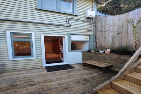 Photo of property in 21 Asquith Terrace, Brooklyn, Wellington, 6021