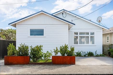 Photo of property in 35 Strathavon Road, Miramar, Wellington, 6022