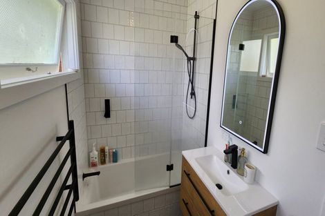 Photo of property in 10 Beaumont Crescent, Frankleigh Park, New Plymouth, 4310