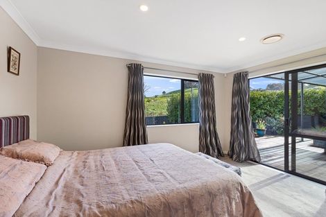 Photo of property in 39 Syd Grant Crescent, Orewa, 0931