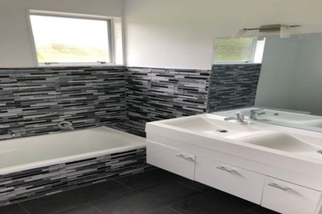 Photo of property in 87 Spinnaker Drive, Whitby, Porirua, 5024