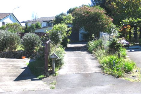 Photo of property in 11 Magdalen Place, West Harbour, Auckland, 0618