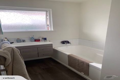 Photo of property in 76 Garreg Road, Bryndwr, Christchurch, 8052