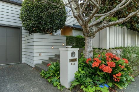 Photo of property in 247 Devonport Road, Tauranga, 3110