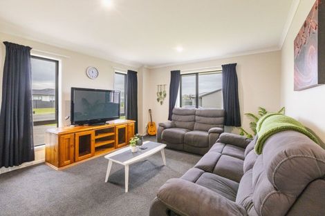 Photo of property in 92 Belgrove Drive, Waipukurau, 4200