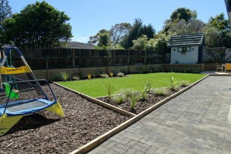 Photo of property in 18 Kauri Road, Waikanae, 5036