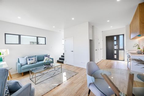 Photo of property in 2/6 Kereru Street, Henderson, Auckland, 0612