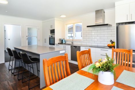 Photo of property in 9 Fuchsia Avenue, Pukete, Hamilton, 3200