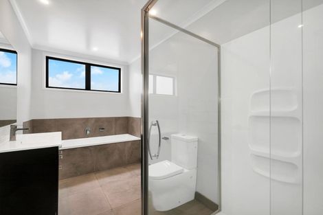 Photo of property in 4d Nohoanga Road, Karaka, Papakura, 2113