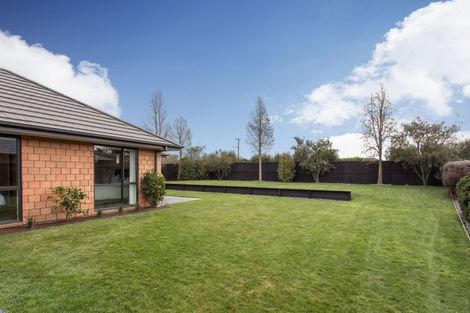 Photo of property in 16 Prebblewood Drive, Prebbleton, 7604