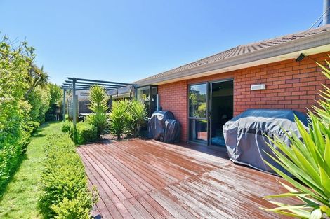Photo of property in 11 Ludlow Place, Parklands, Christchurch, 8083