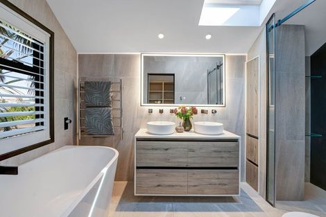 Photo of property in 13a Orchard Road, Browns Bay, Auckland, 0630