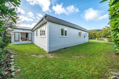 Photo of property in 33 Miro Street, Trentham, Upper Hutt, 5018
